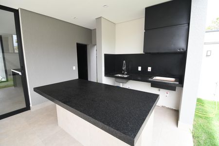 Casa de condomínio à venda com 340m², 4 quartos e 4 vagasVaranda gourmet