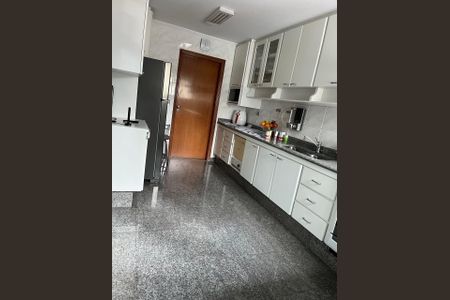 Apartamento à venda com 210m², 3 quartos e 3 vagas