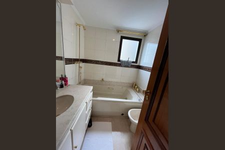 Apartamento à venda com 210m², 3 quartos e 3 vagas