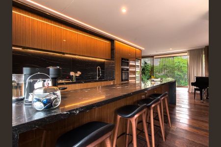 Apartamento à venda com 236m², 2 quartos e 4 vagas