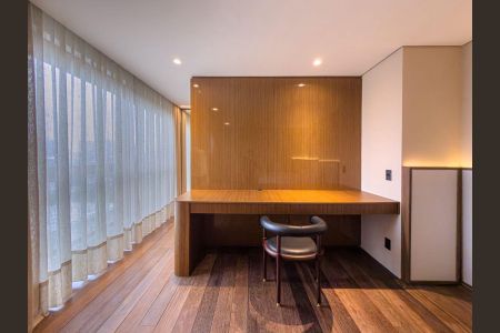 Apartamento à venda com 236m², 2 quartos e 4 vagas