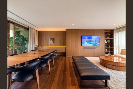 Apartamento à venda com 236m², 2 quartos e 4 vagas