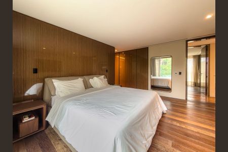 Apartamento à venda com 236m², 2 quartos e 4 vagas