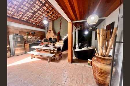 Casa à venda com 3 quartos, 279m² em Jardim Ipanema, Santo André