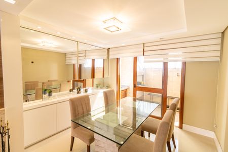 Casa de condomínio à venda com 256m², 4 quartos e 3 vagas Casa de condomínio à venda com 256m², 4 quartos e 3 vagasSala