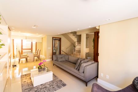 Casa de condomínio à venda com 256m², 4 quartos e 3 vagas Casa de condomínio à venda com 256m², 4 quartos e 3 vagasSala