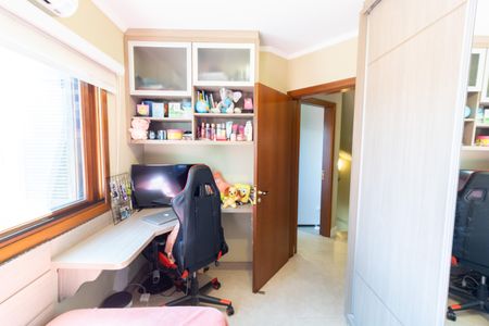 Casa de condomínio à venda com 256m², 4 quartos e 3 vagas Casa de condomínio à venda com 256m², 4 quartos e 3 vagasQuarto 1