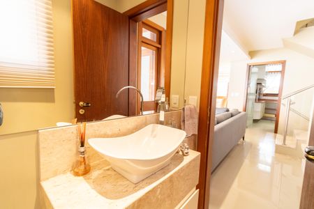 Casa de condomínio à venda com 256m², 4 quartos e 3 vagas Casa de condomínio à venda com 256m², 4 quartos e 3 vagasLavabo