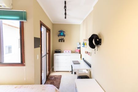 Casa de condomínio à venda com 256m², 4 quartos e 3 vagas Casa de condomínio à venda com 256m², 4 quartos e 3 vagasQuarto 2