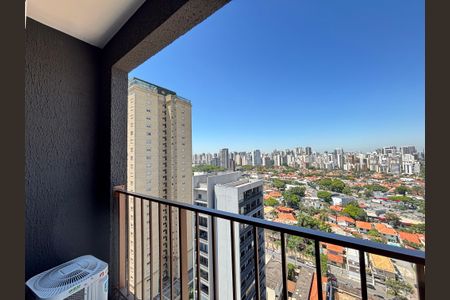 Studio para alugar com 26m², 1 quarto e sem vaga Studio para alugar com 26m², 1 quarto e sem vagaVaranda