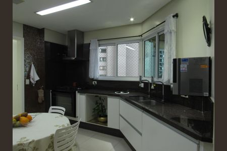 Apartamento à venda com 225m², 3 quartos e 3 vagasCozinha