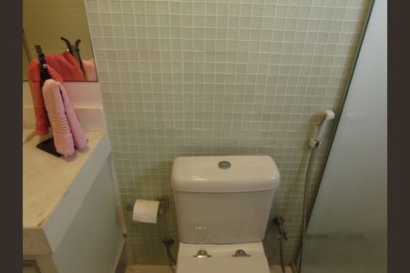 Apartamento à venda com 225m², 3 quartos e 3 vagasBanheiro da Suíte 1