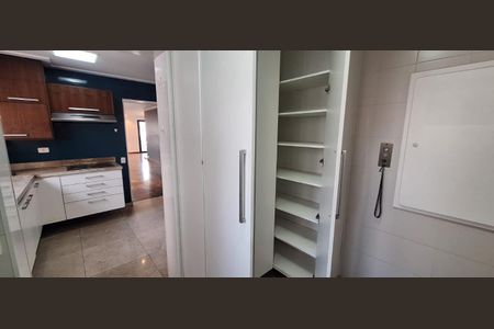 Apartamento à venda com 184m², 4 quartos e 3 vagas