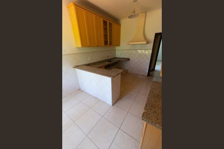 Casa de condomínio à venda com 230m², 4 quartos e 4 vagas Casa de condomínio à venda com 230m², 4 quartos e 4 vagasCozinha