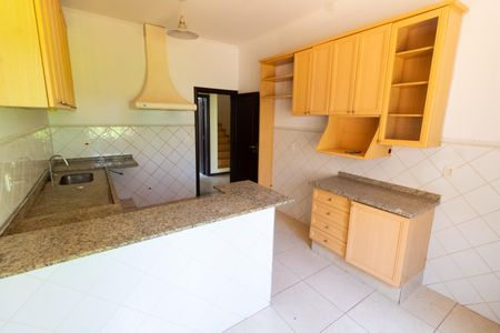 Casa de condomínio à venda com 230m², 4 quartos e 4 vagas Casa de condomínio à venda com 230m², 4 quartos e 4 vagasCozinha