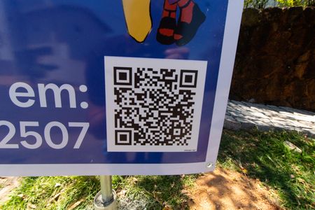 Casa de condomínio à venda com 230m², 4 quartos e 4 vagas Casa de condomínio à venda com 230m², 4 quartos e 4 vagasPlaca