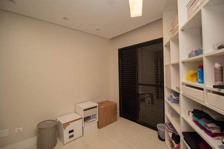 Apartamento à venda com 190m², 4 quartos e 3 vagas Apartamento à venda com 190m², 4 quartos e 3 vagasCloset da suíte 1