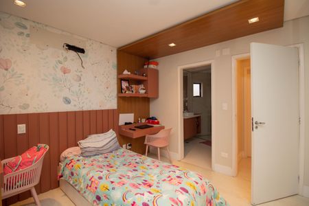 Apartamento à venda com 190m², 4 quartos e 3 vagas Apartamento à venda com 190m², 4 quartos e 3 vagasQuarto 3 - Suíte 2