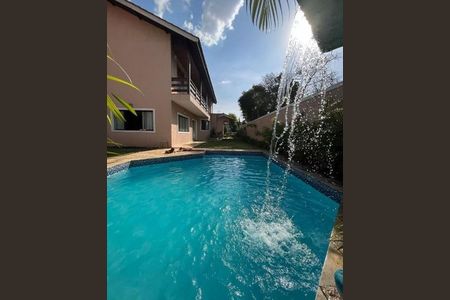 Casa à venda com 426m², 4 quartos e 6 vagas