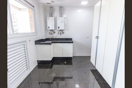 Apartamento para alugar com 246m², 4 quartos e 5 vagasÁrea de Serviço