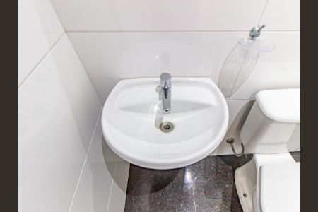 Apartamento para alugar com 246m², 4 quartos e 5 vagasBanheiro de Serviço