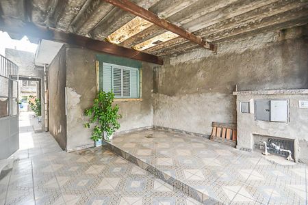 Casa à venda com 130m², 1 quarto e 2 vagas Casa à venda com 130m², 1 quarto e 2 vagasGaragem