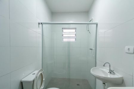Banheiro de casa para alugar com 1 quarto, 36m² em Vila Dayse, São Bernardo do Campo