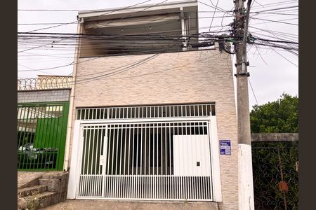 Fachada de casa à venda com 3 quartos, 125m² em Vila Lucia, São Paulo