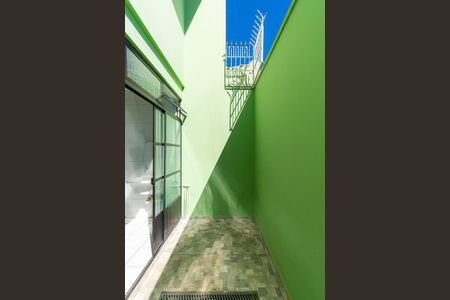 Casa à venda com 125m², 3 quartos e 2 vagasCorredor Externo