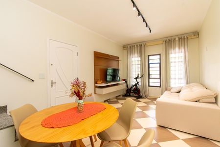 Casa à venda com 125m², 3 quartos e 2 vagasSala