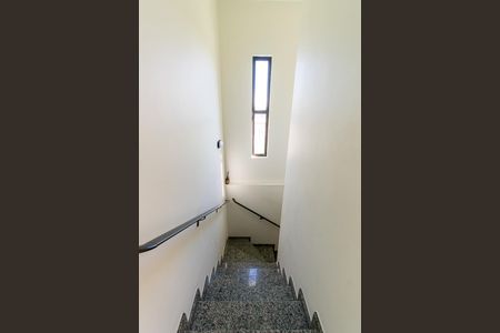 Casa à venda com 125m², 3 quartos e 2 vagasEscada