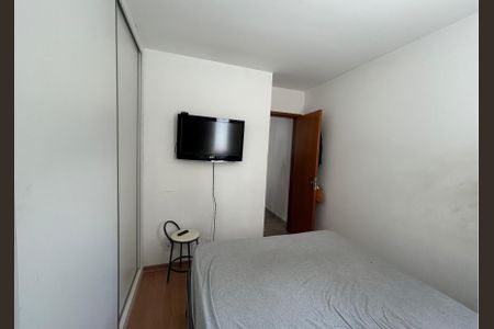 Quarto de apartamento à venda com 1 quarto, 41m² em Floresta, Belo Horizonte