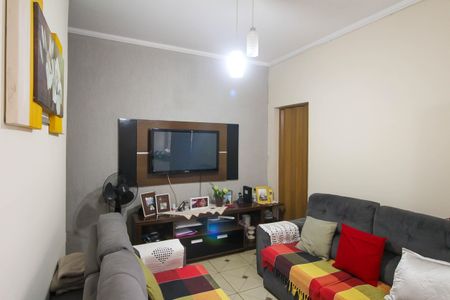 Casa à venda com 133m², 4 quartos e 2 vagasSala