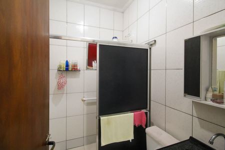 Casa à venda com 133m², 4 quartos e 2 vagasBanheiro