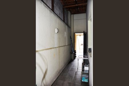 Casa à venda com 240m², 3 quartos e 6 vagas Casa à venda com 240m², 3 quartos e 6 vagasDetalhe - Corredor