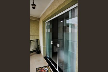 Casa à venda com 240m², 3 quartos e 6 vagas Casa à venda com 240m², 3 quartos e 6 vagasDetalhe - Varanda da Sala