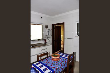 Casa à venda com 240m², 3 quartos e 6 vagas Casa à venda com 240m², 3 quartos e 6 vagasDetalhe - Cozinha