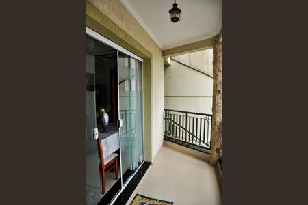 Casa à venda com 240m², 3 quartos e 6 vagas Casa à venda com 240m², 3 quartos e 6 vagasDetalhe - Varanda da Sala