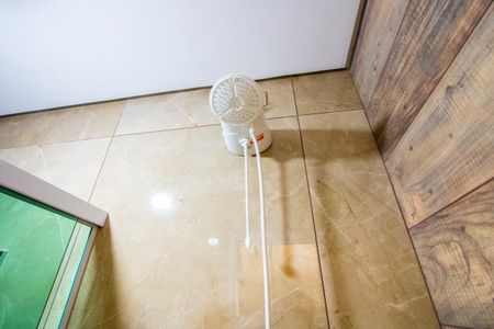 Apartamento à venda com 72m², 2 quartos e 2 vagas Apartamento à venda com 72m², 2 quartos e 2 vagasBanheiro social