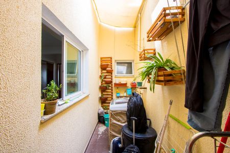 Apartamento à venda com 72m², 2 quartos e 2 vagas Apartamento à venda com 72m², 2 quartos e 2 vagasÁrea de serviço