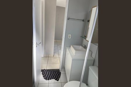 Banheiro de apartamento à venda com 2 quartos, 44m² em Fátima, Canoas