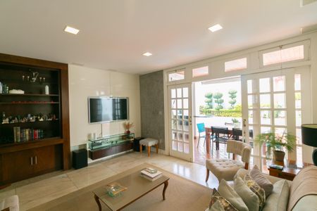 Casa à venda com 4 quartos, 393m² em Castelo, Belo Horizonte