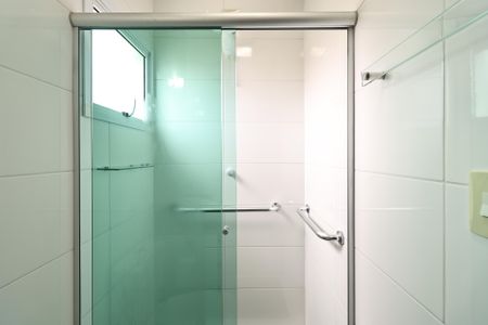 Apartamento à venda com 144m², 2 quartos e 2 vagas Apartamento à venda com 144m², 2 quartos e 2 vagasBanheiro da Suíte