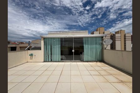 Apartamento à venda com 144m², 2 quartos e 2 vagas Apartamento à venda com 144m², 2 quartos e 2 vagasCobertura