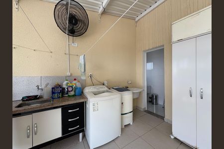Apartamento à venda com 144m², 2 quartos e 2 vagas Apartamento à venda com 144m², 2 quartos e 2 vagasLavanderia 2