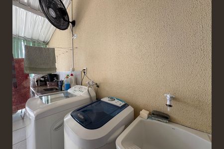 Apartamento à venda com 144m², 2 quartos e 2 vagas Apartamento à venda com 144m², 2 quartos e 2 vagasLavanderia 2