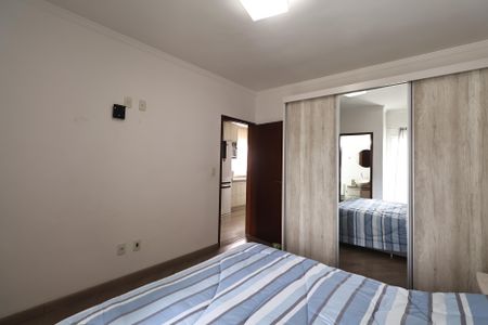 Apartamento à venda com 144m², 2 quartos e 2 vagas Apartamento à venda com 144m², 2 quartos e 2 vagasSuite