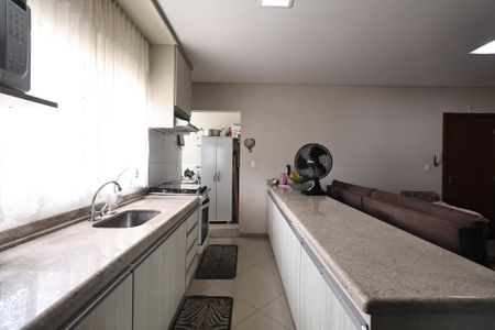 Apartamento à venda com 144m², 2 quartos e 2 vagas Apartamento à venda com 144m², 2 quartos e 2 vagasCozinha