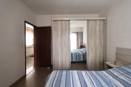 Apartamento à venda com 144m², 2 quartos e 2 vagas Apartamento à venda com 144m², 2 quartos e 2 vagasSuite