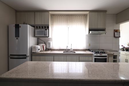 Apartamento à venda com 144m², 2 quartos e 2 vagas Apartamento à venda com 144m², 2 quartos e 2 vagasCozinha